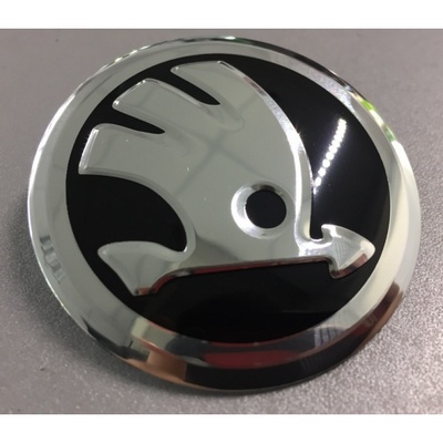 Наклейка на диск Skoda (New) D56 мм алюминий (Новый серебристый логотип на черном фоне) с логотипом на колпачок колесных дисков